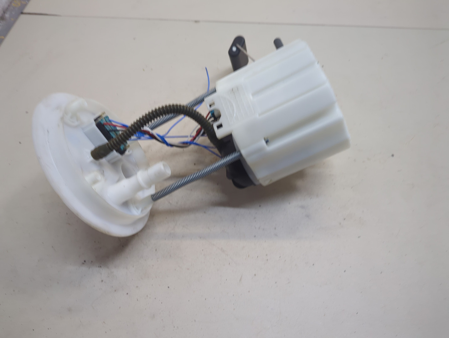 Насос топливный электрический