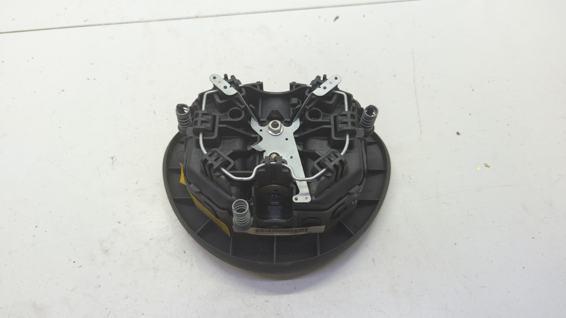 Подушка безопасности в рулевое колесо