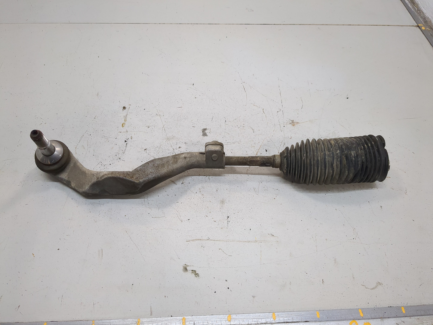 Тяга рулевая правая