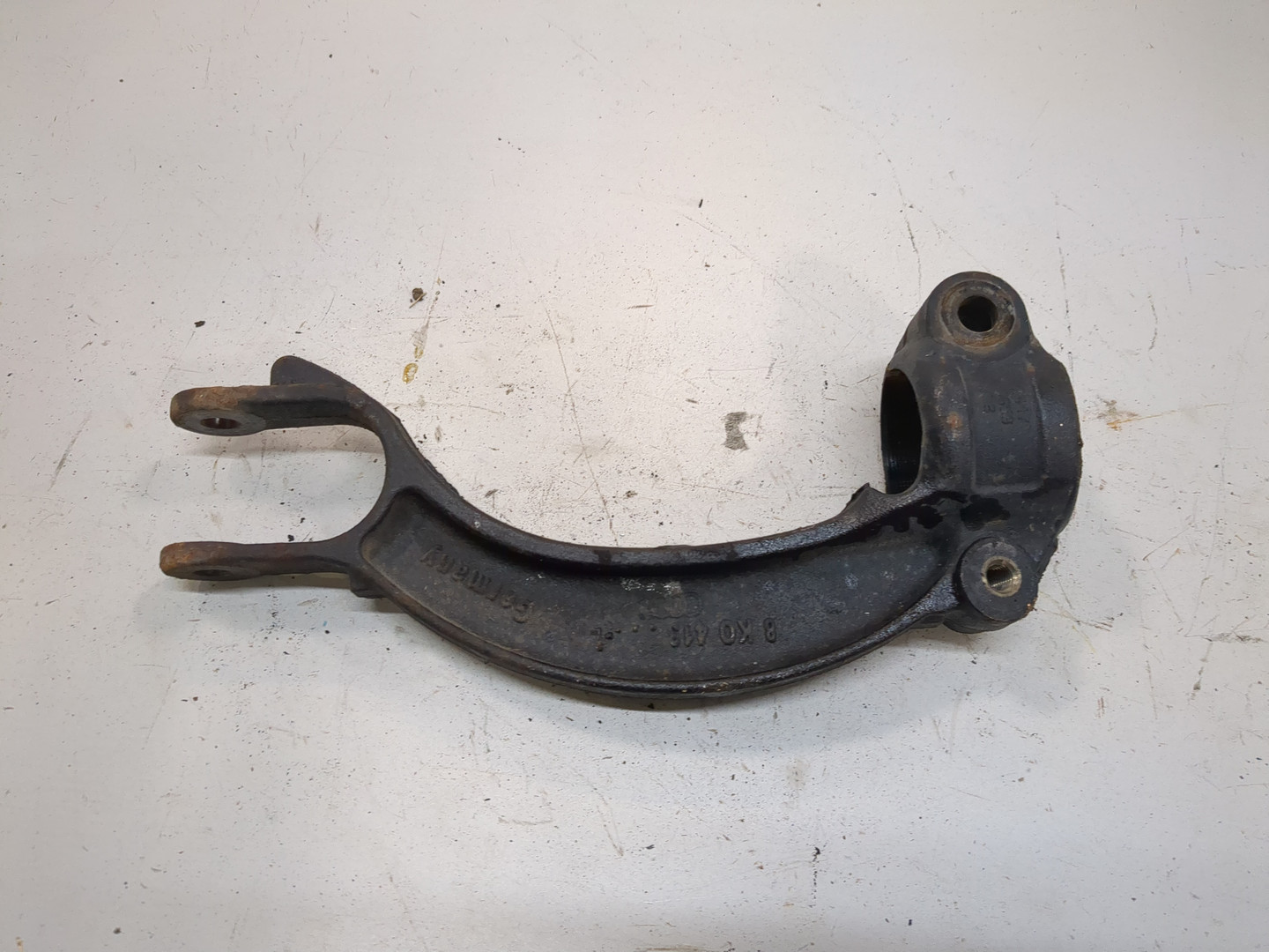 Кронштейн амортизатора