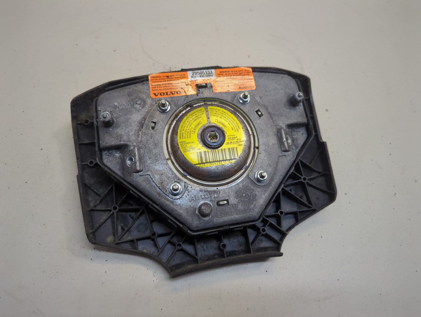 Подушка безопасности в рулевое колесо