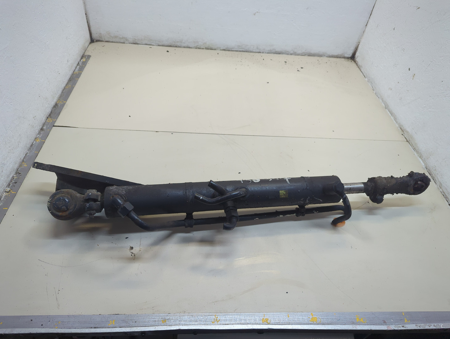 Демпфер (амортизатор рулевой)