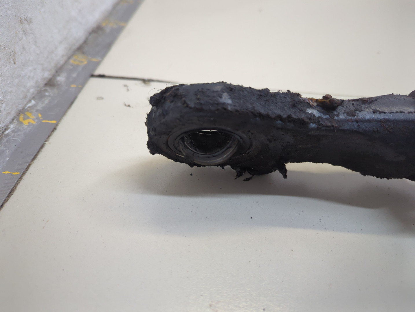 Демпфер (амортизатор рулевой)