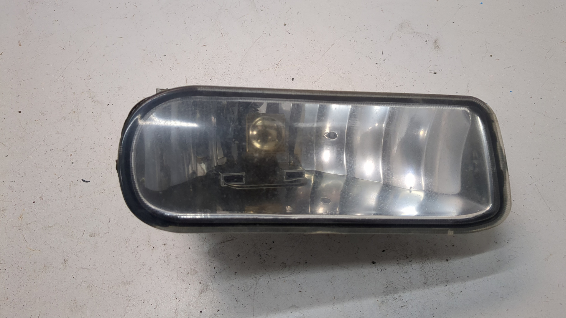 Фара противотуманная левая