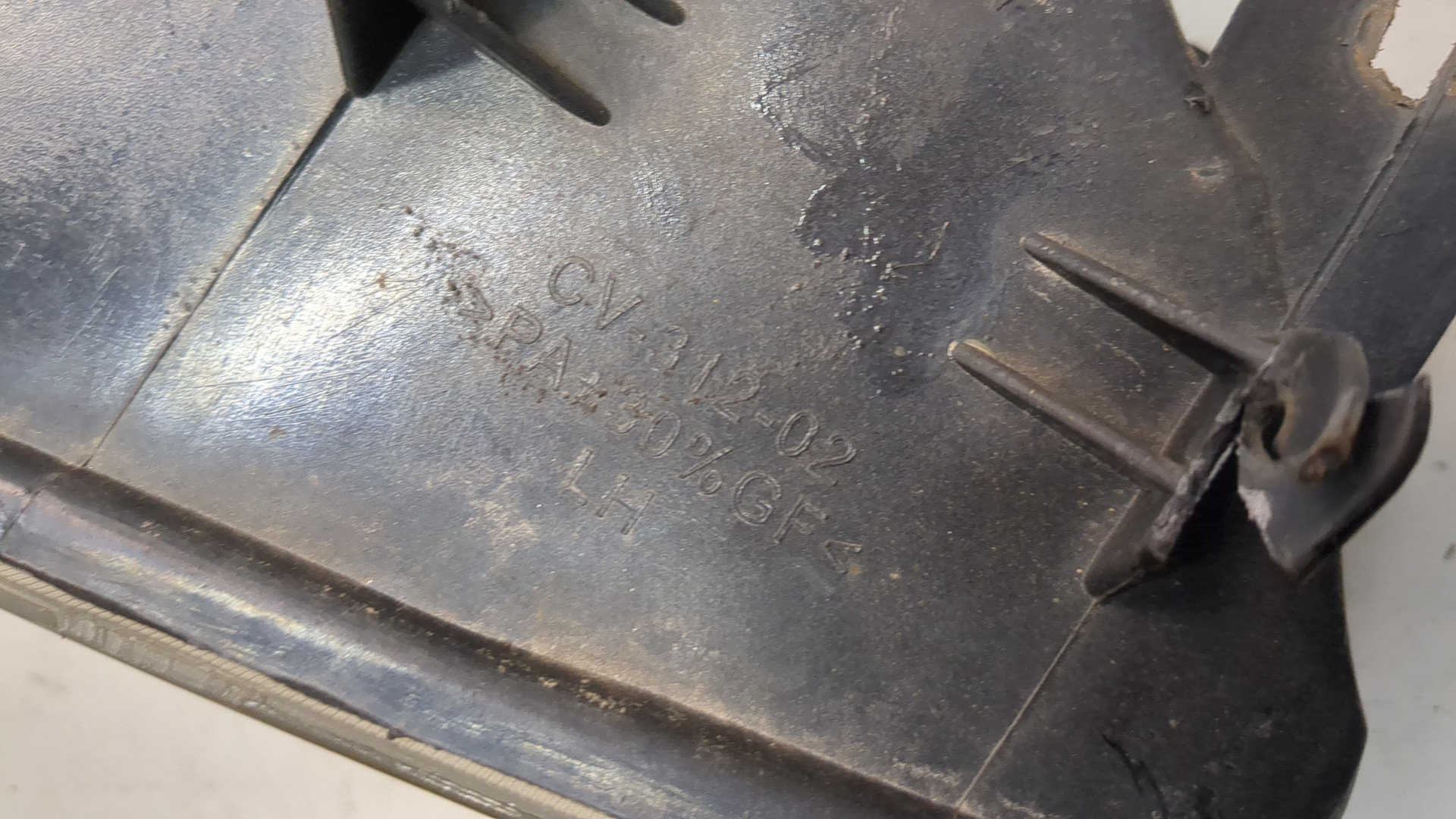 Фара противотуманная левая