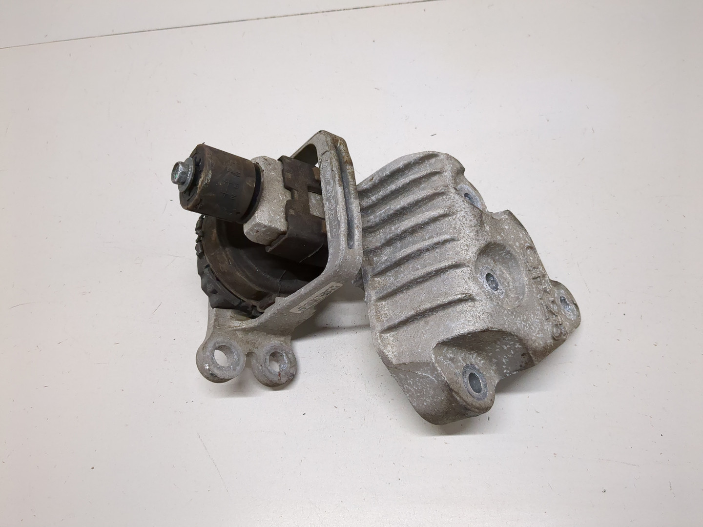 Опора двигателя