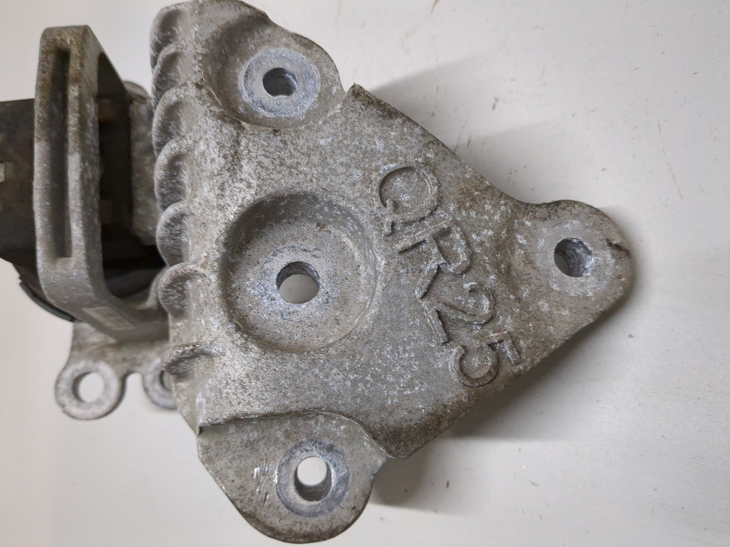 Опора двигателя