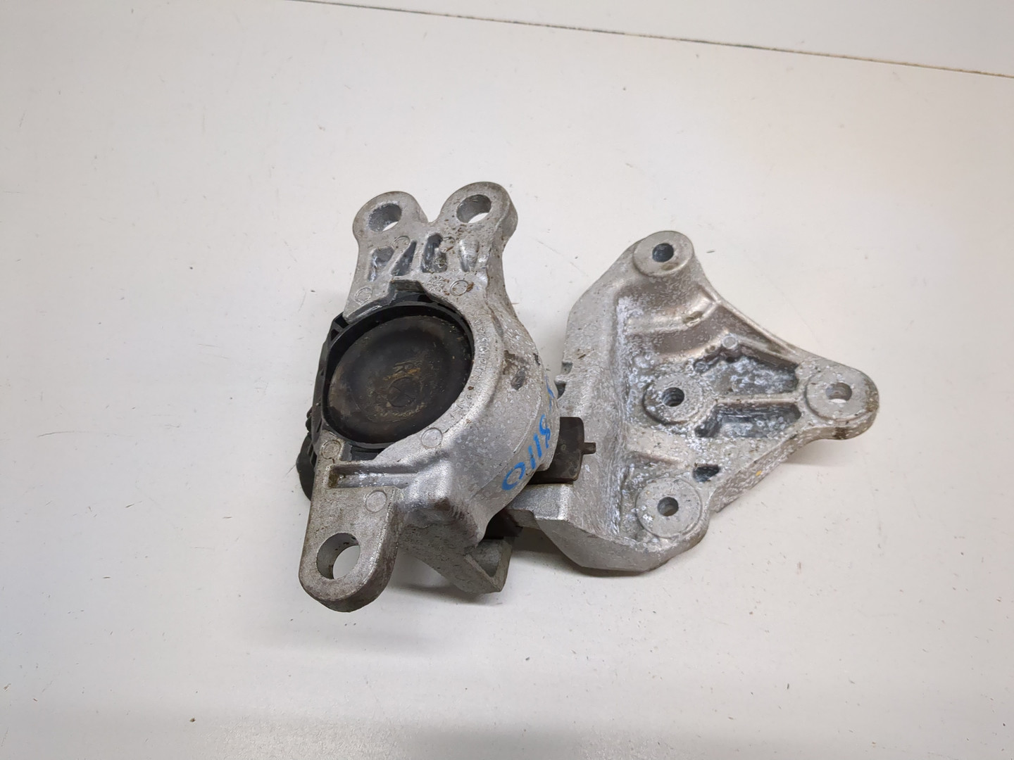 Опора двигателя