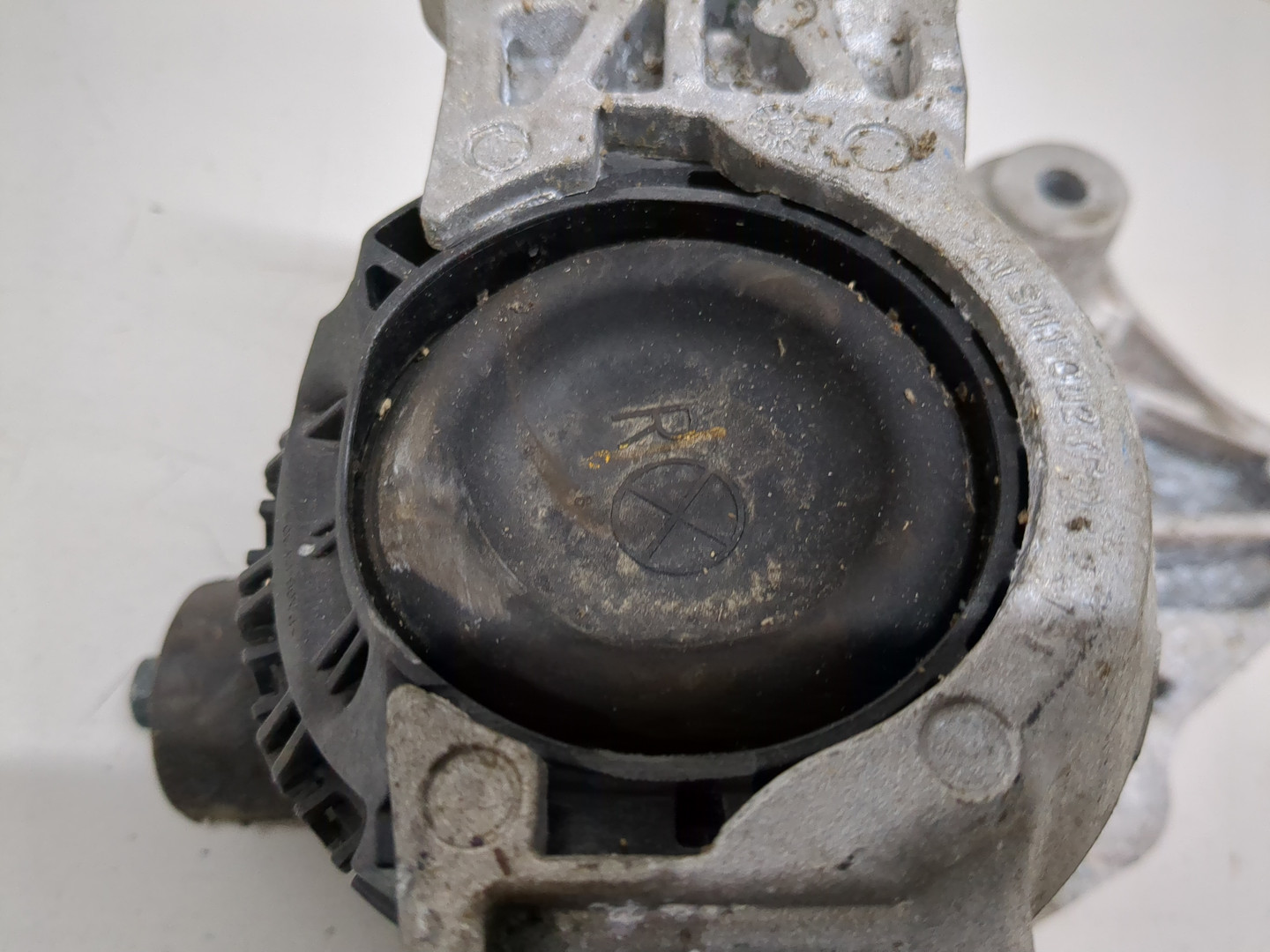 Опора двигателя