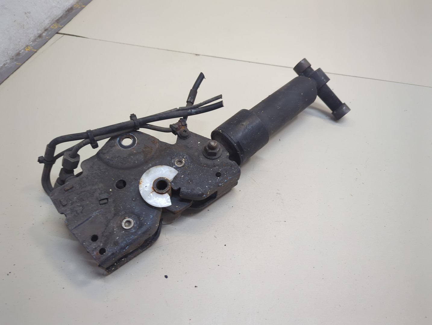 Замок кабины