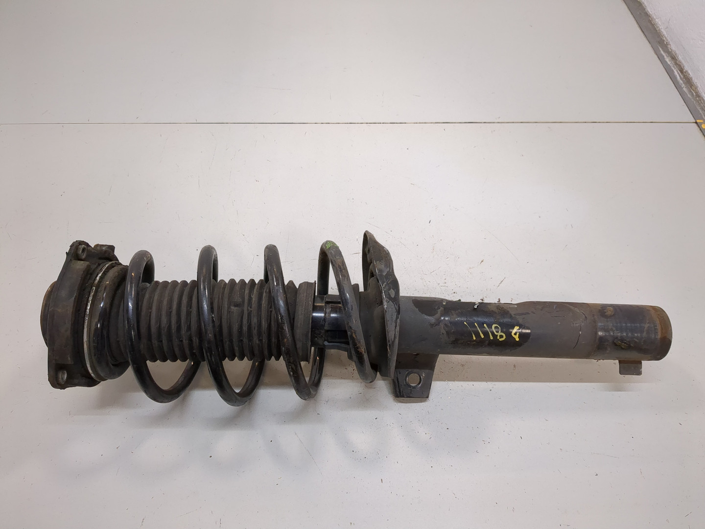 Амортизатор передний