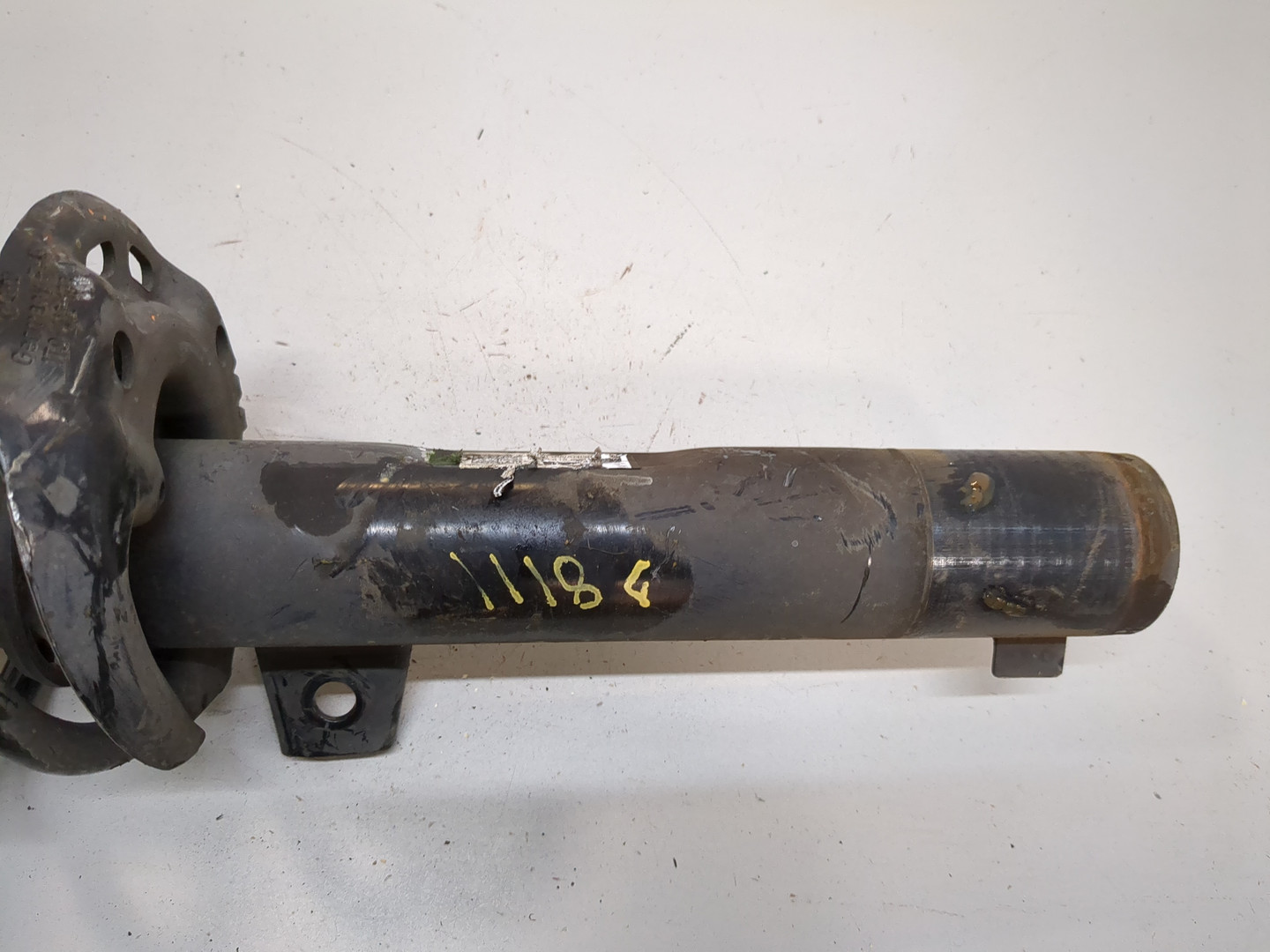 Амортизатор передний