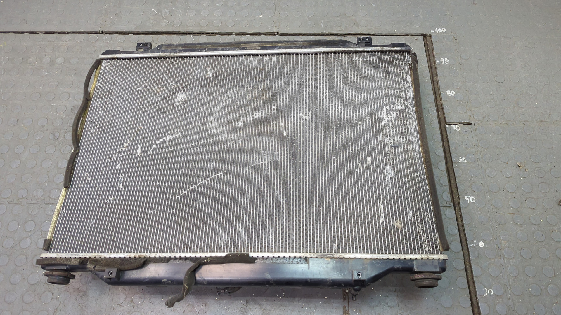 Радиатор охлаждения двигателя основной