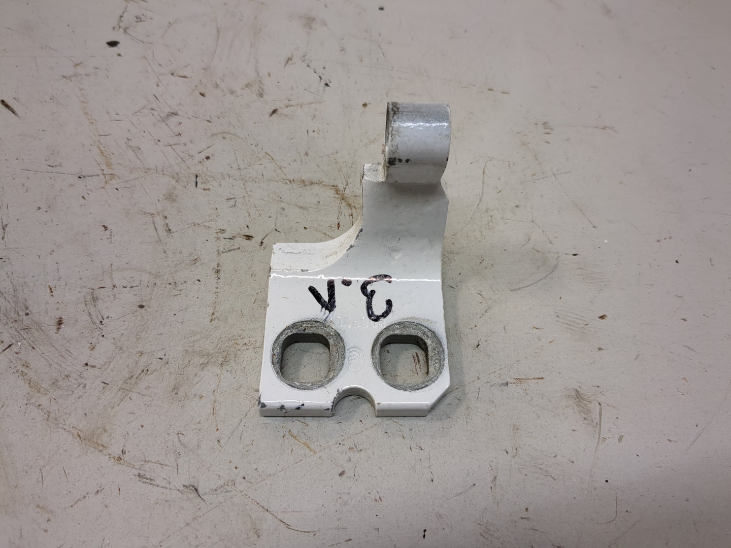 Петля двери