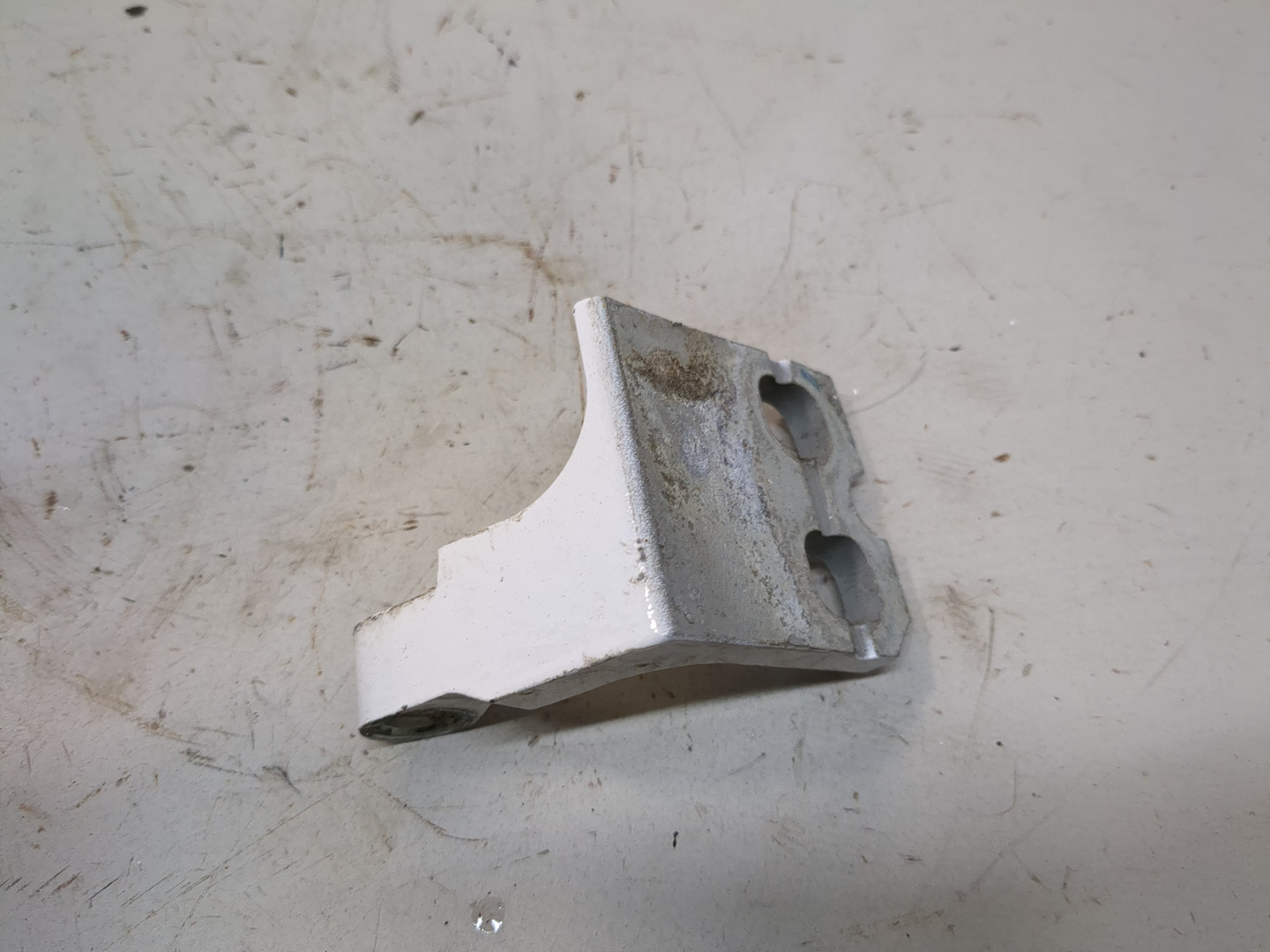 Петля двери