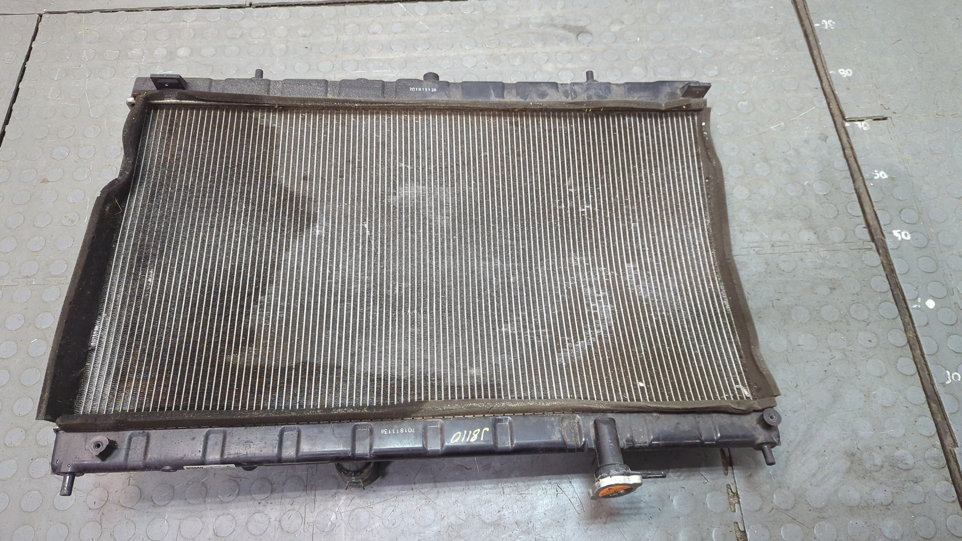 Радиатор охлаждения двигателя основной