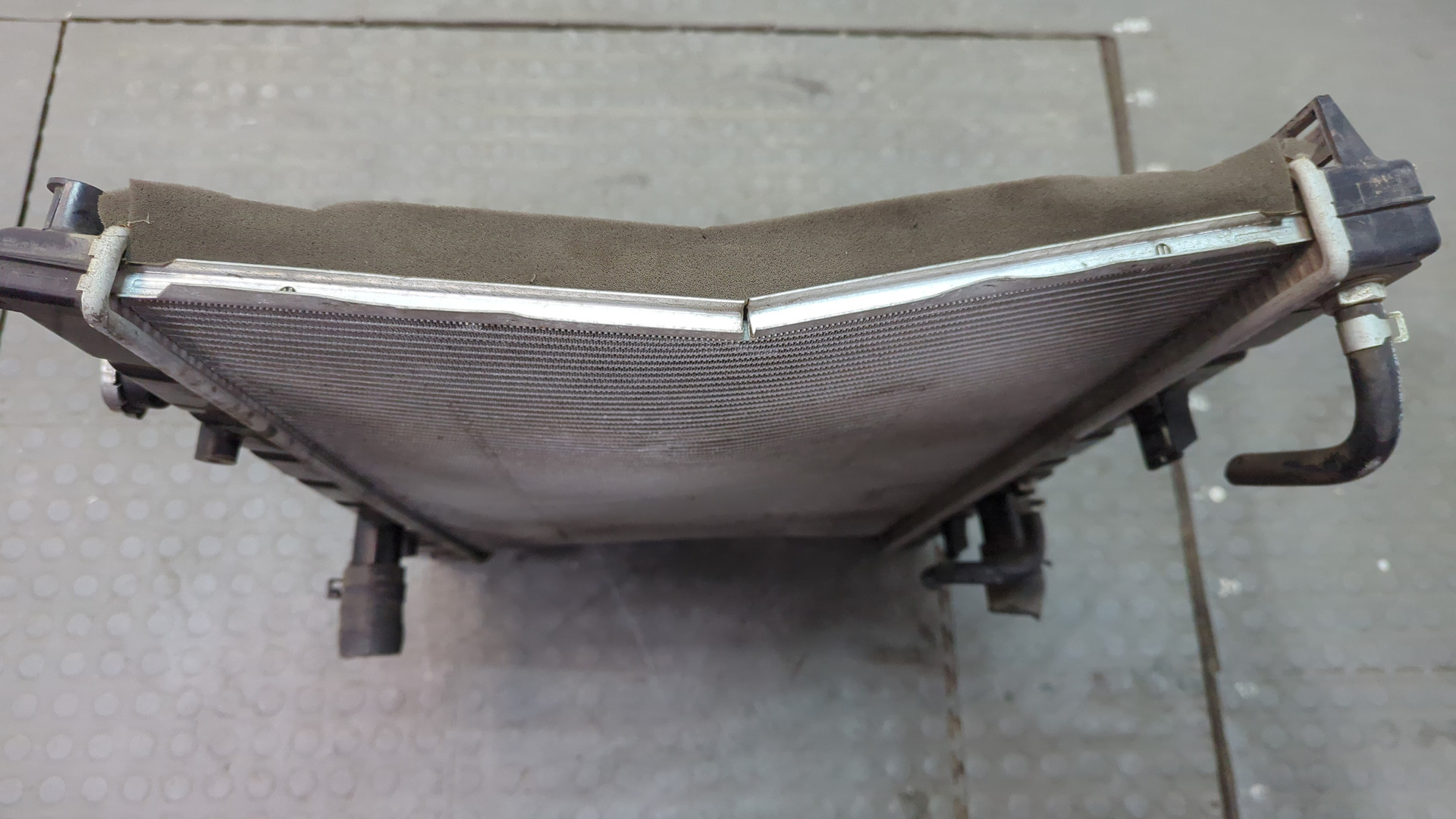 Радиатор охлаждения двигателя основной