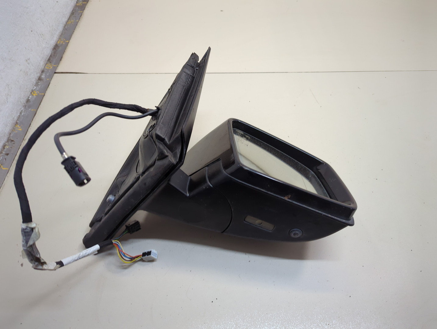 Зеркало правое электрическое