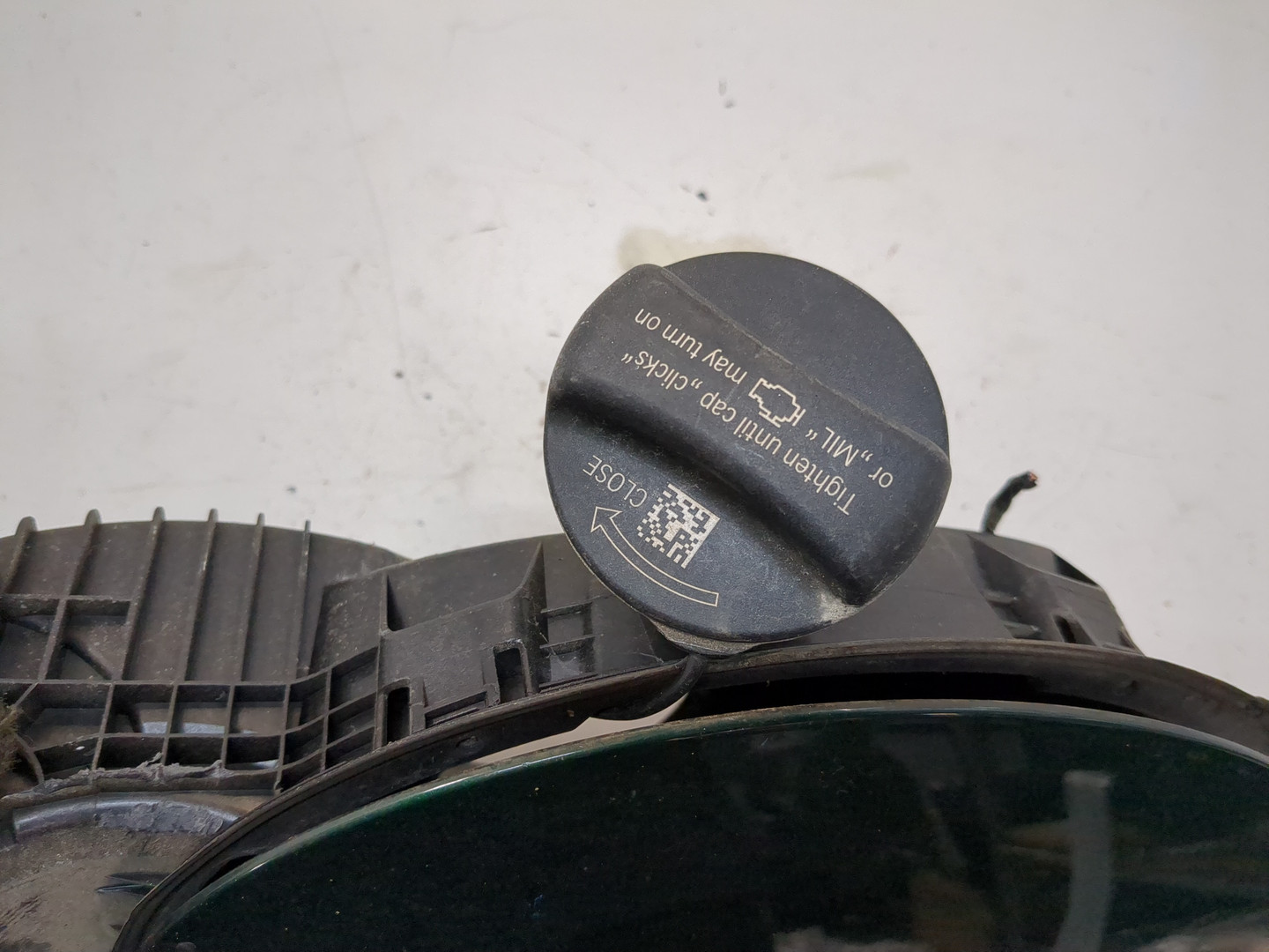 Лючок бензобака