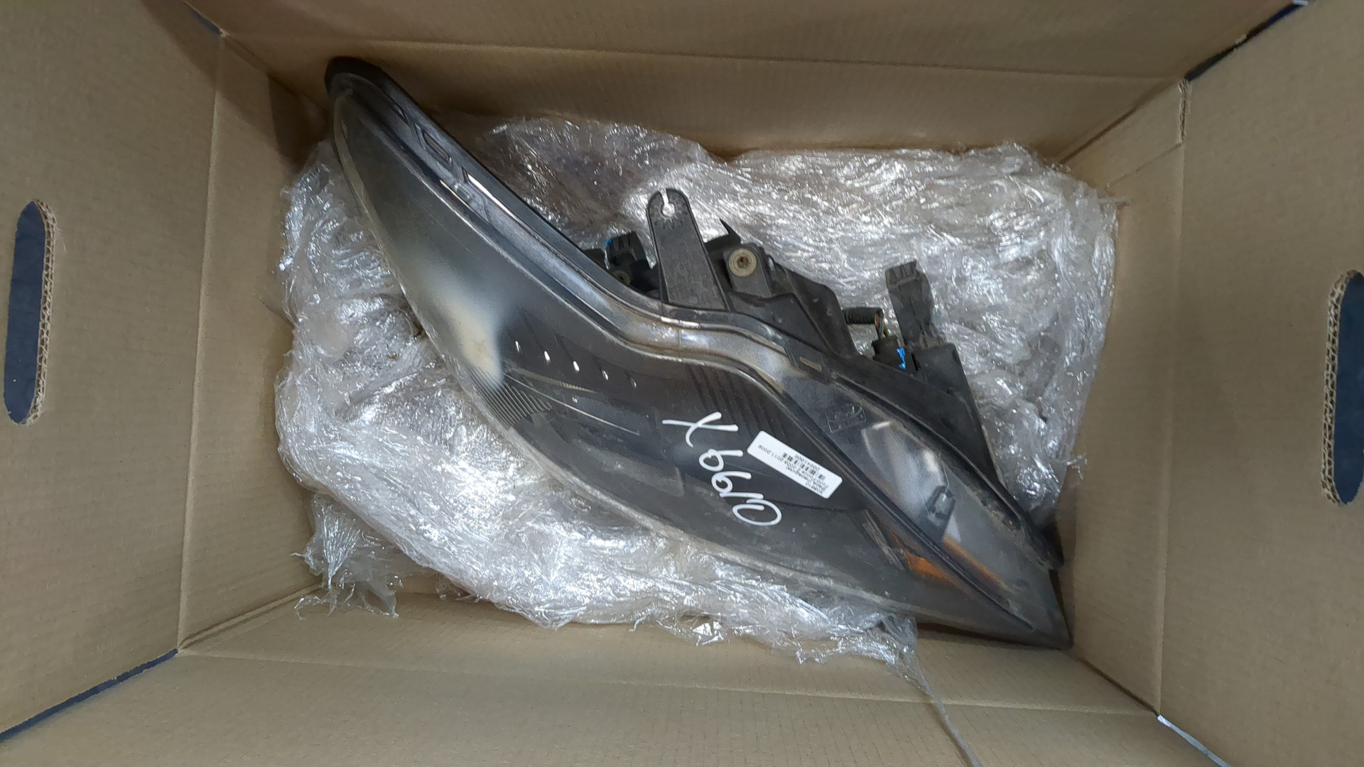 Фара правая