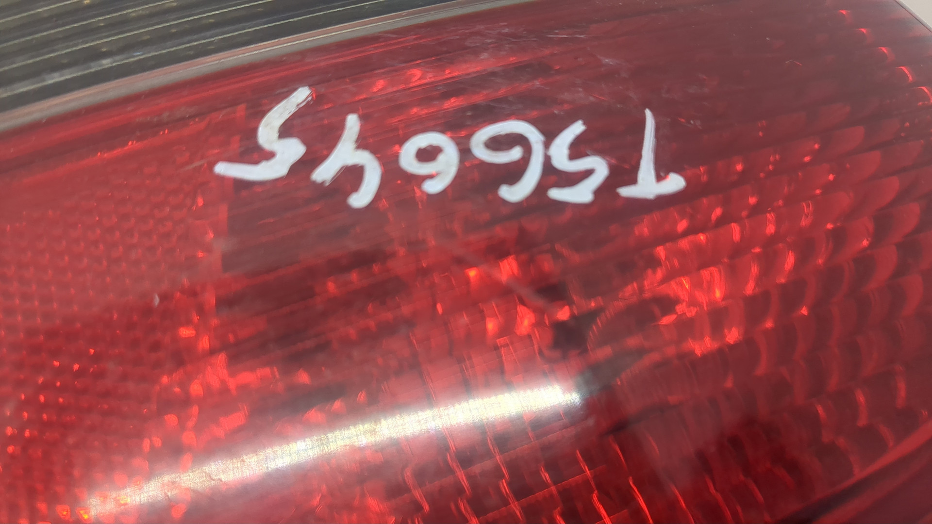 Фонарь задний правый