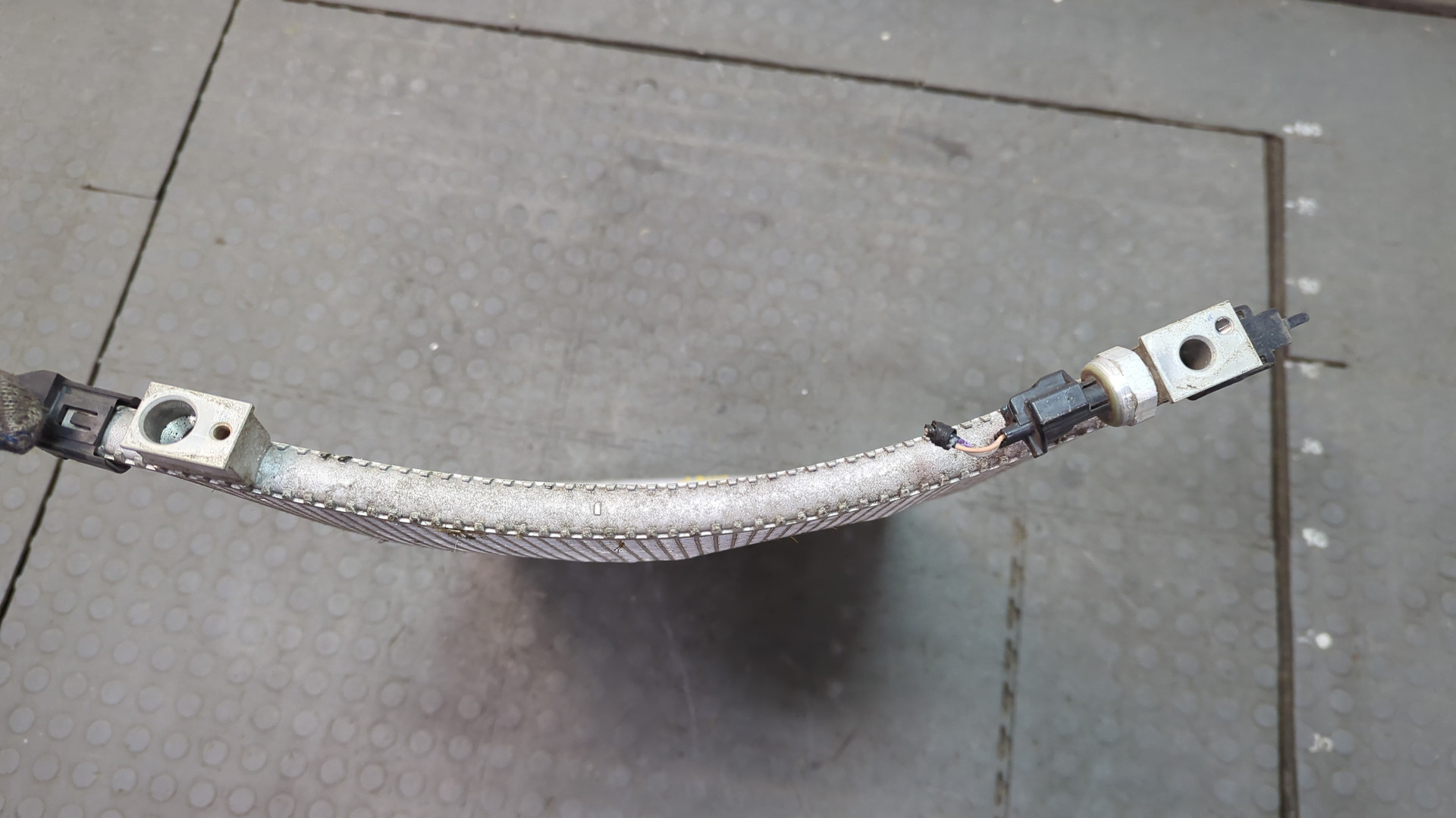 Радиатор кондиционера / конденсер