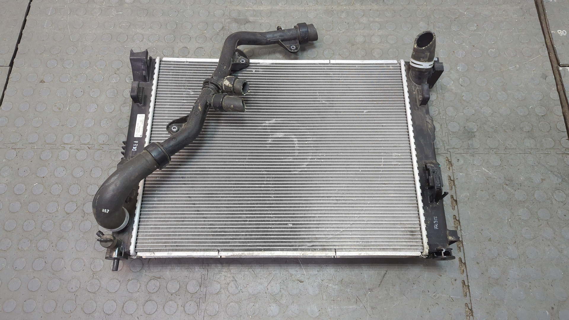 Радиатор охлаждения двигателя основной