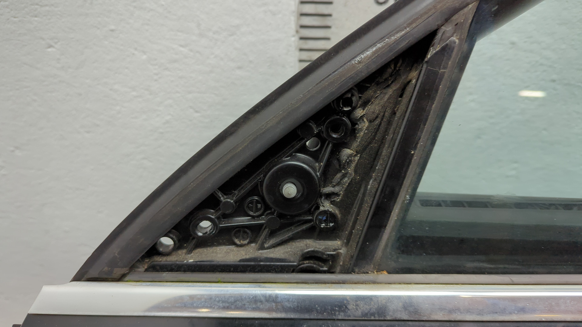 Дверь передняя левая