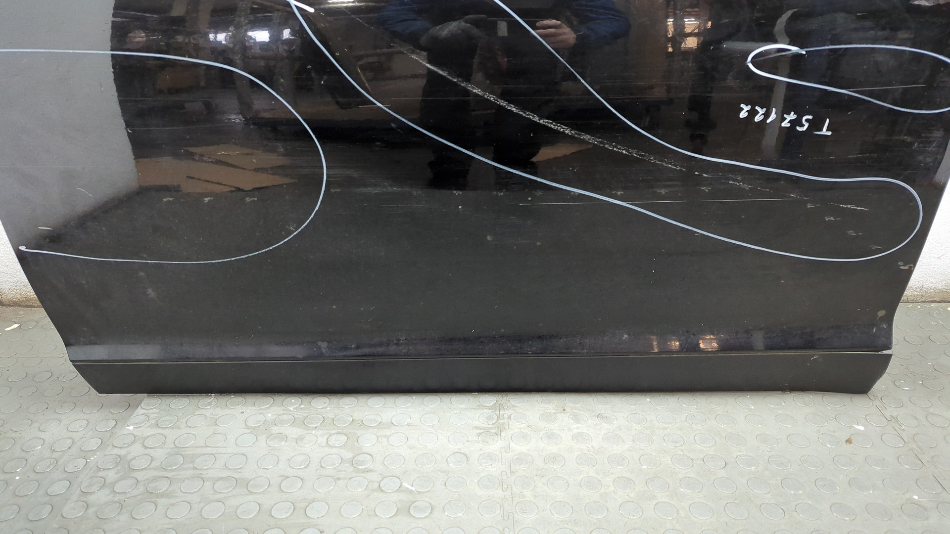 Дверь передняя левая