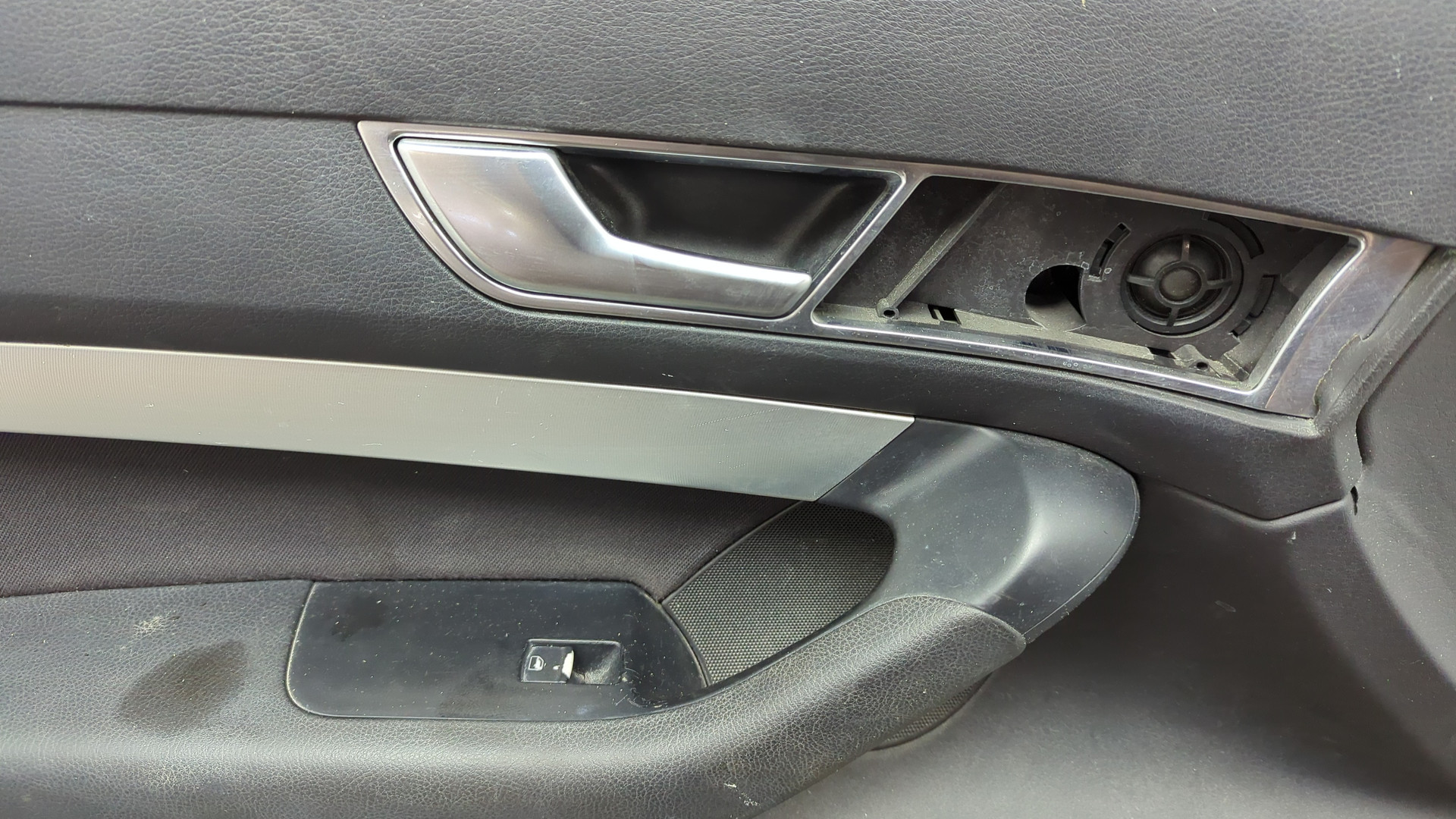 Дверь передняя левая