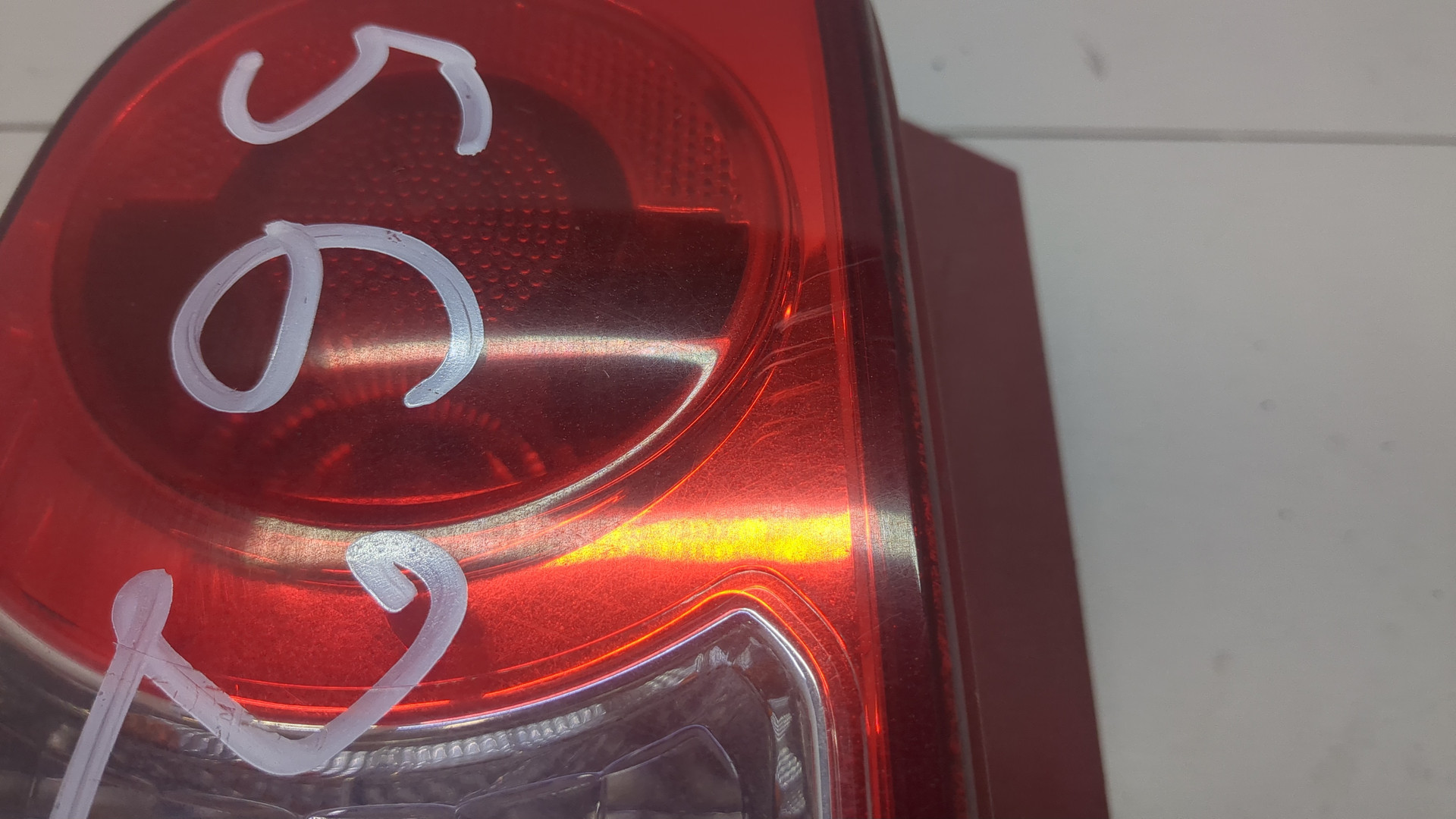 Фонарь задний левый