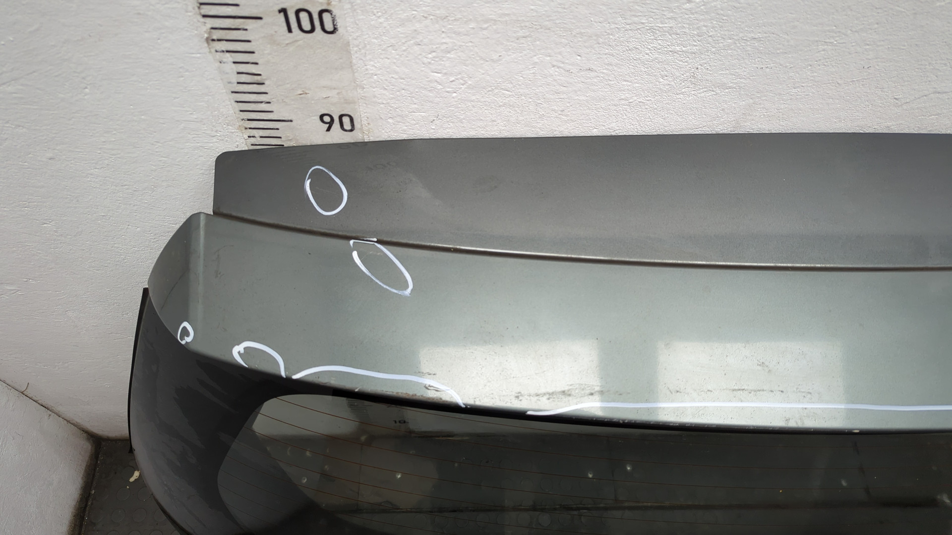 Дверь багажника