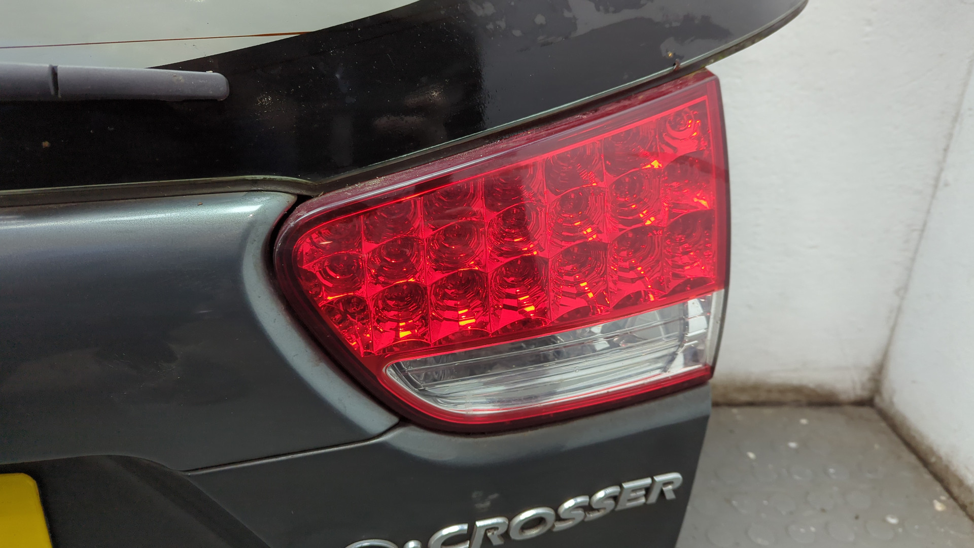 Дверь багажника