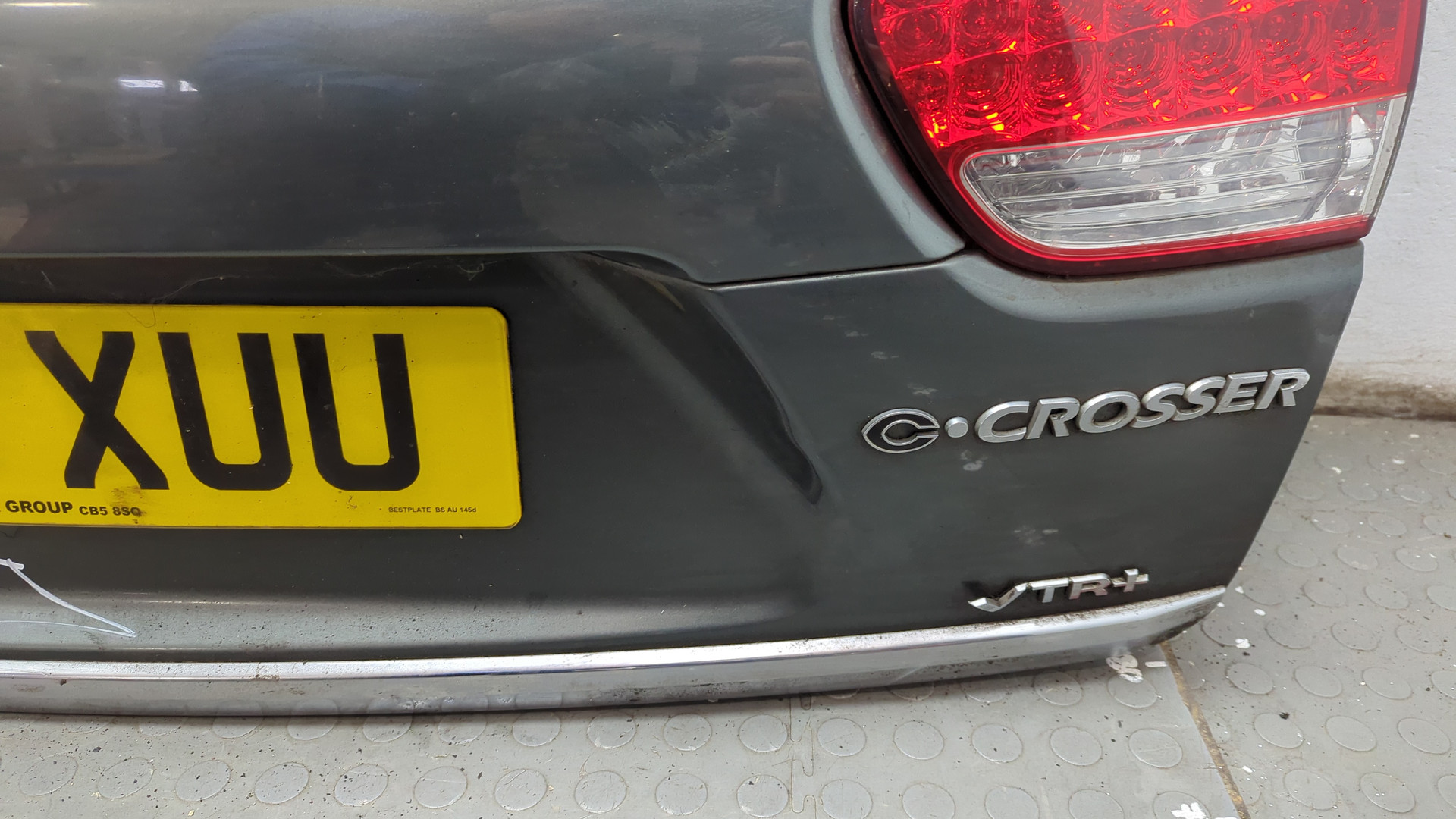 Дверь багажника