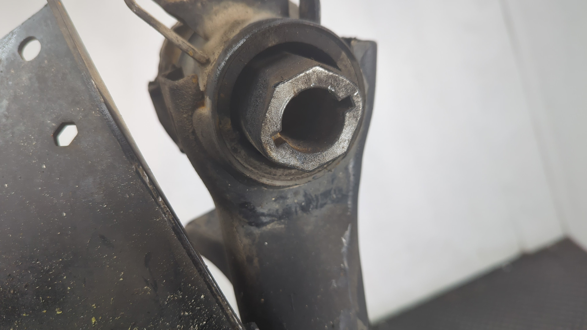 Балка подмоторная