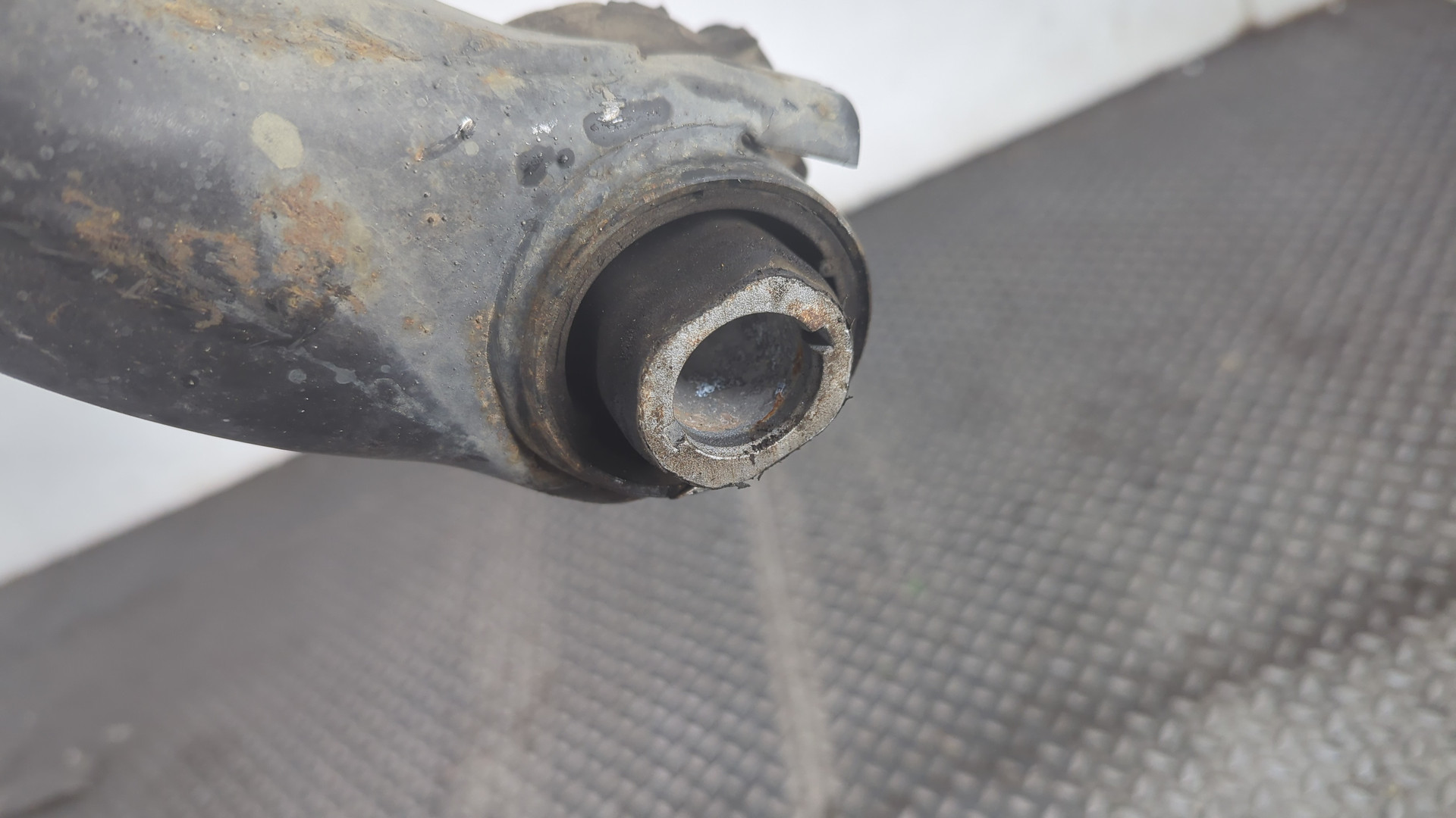 Балка подмоторная