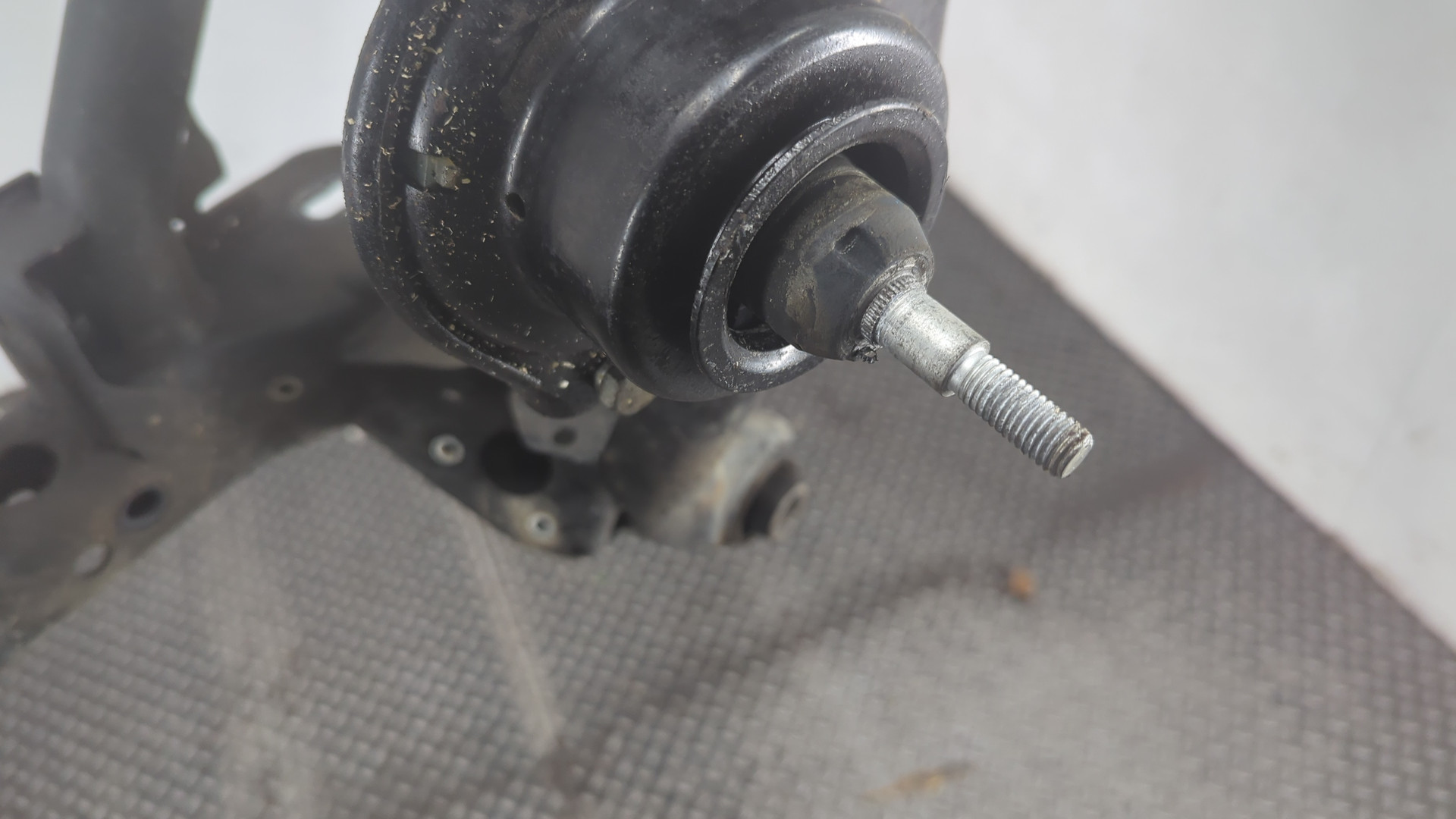 Балка подмоторная