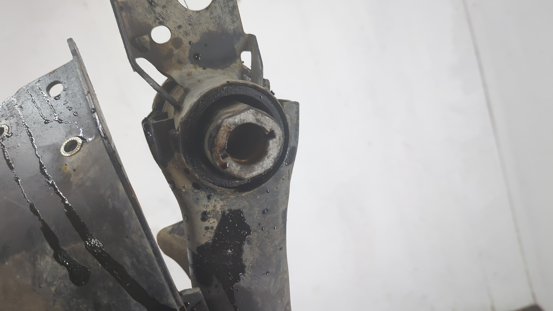 Балка подмоторная