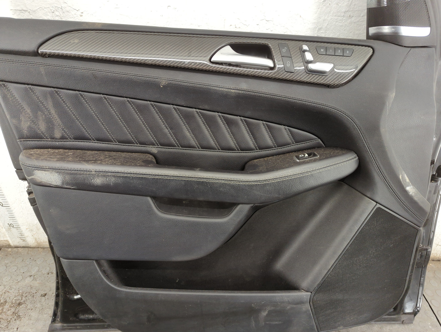 Дверь передняя левая