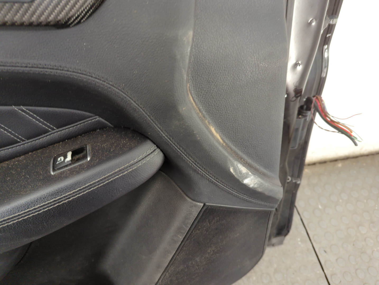 Дверь передняя левая