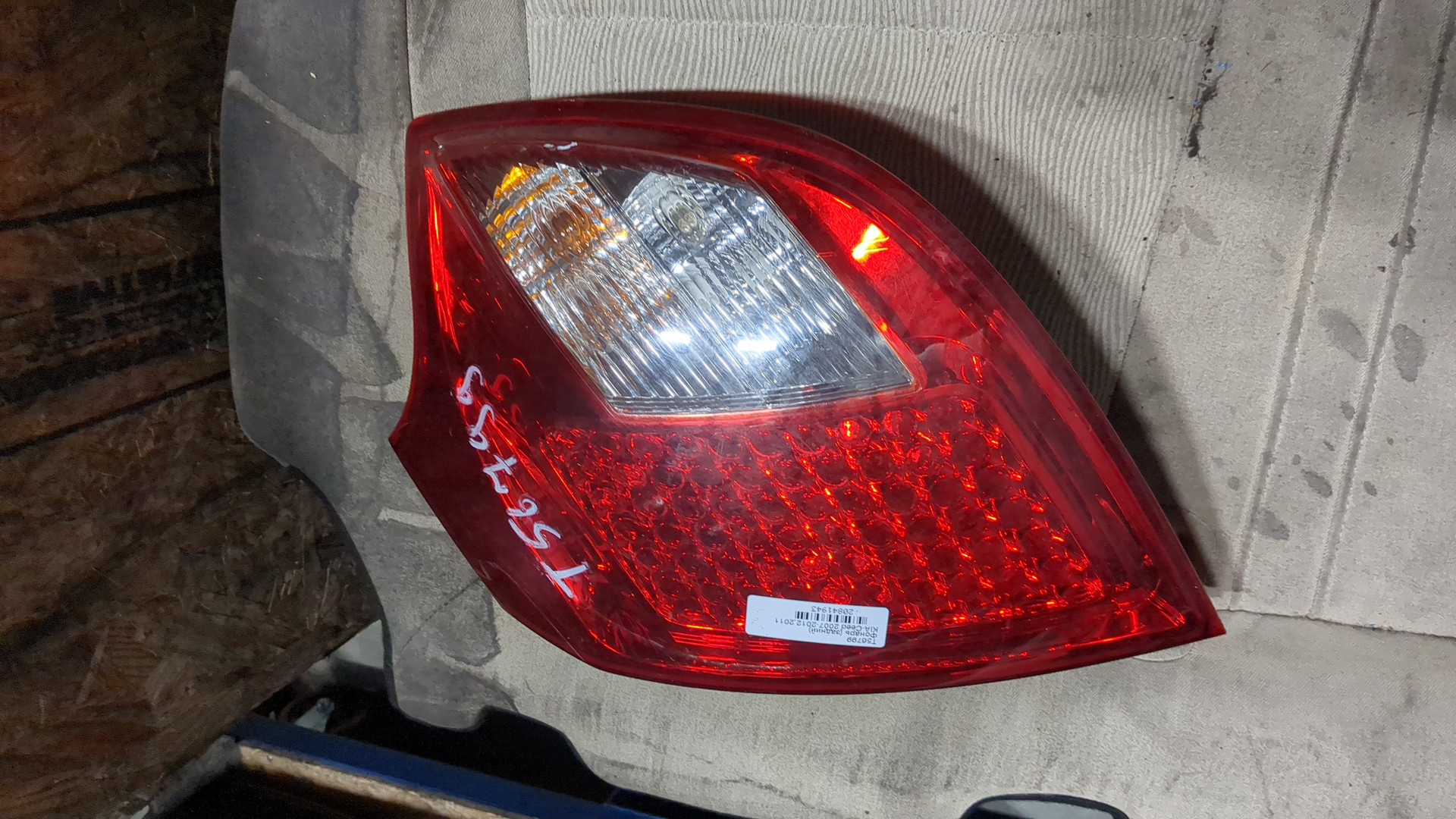 Фонарь задний правый