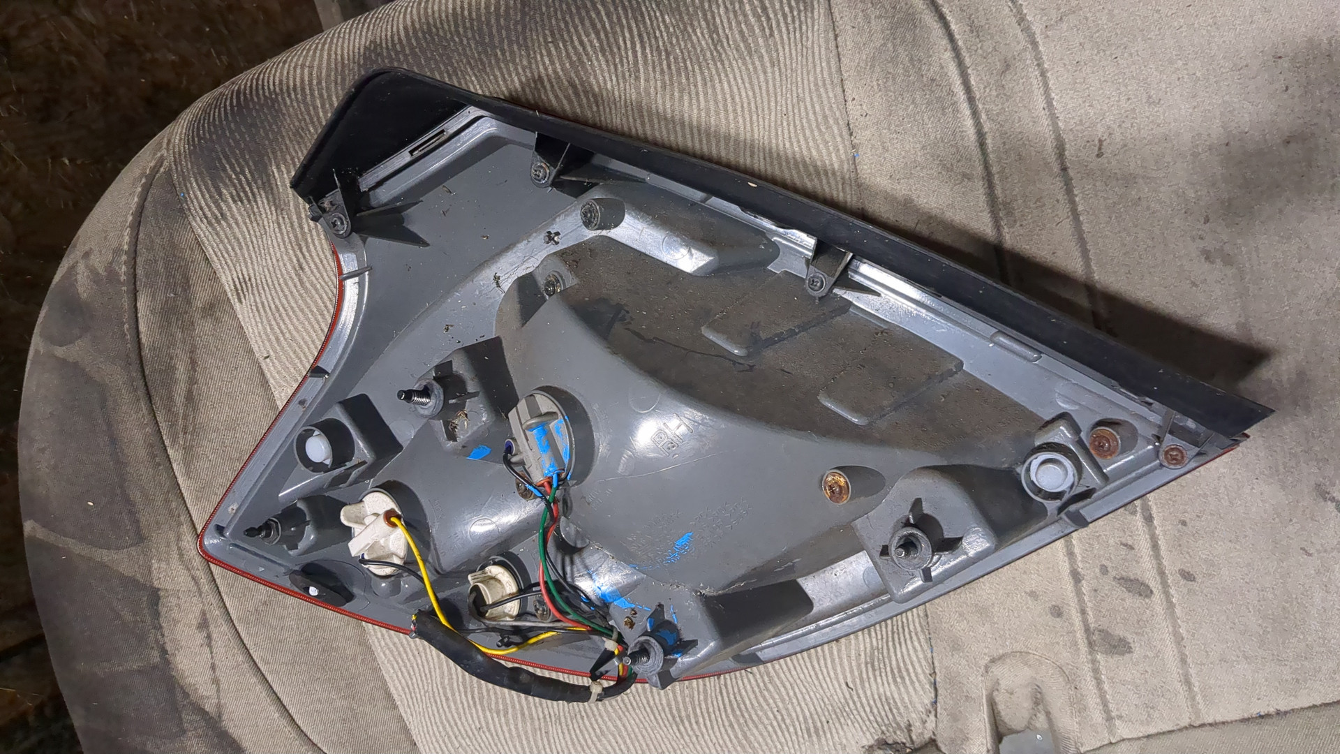 Фонарь задний правый