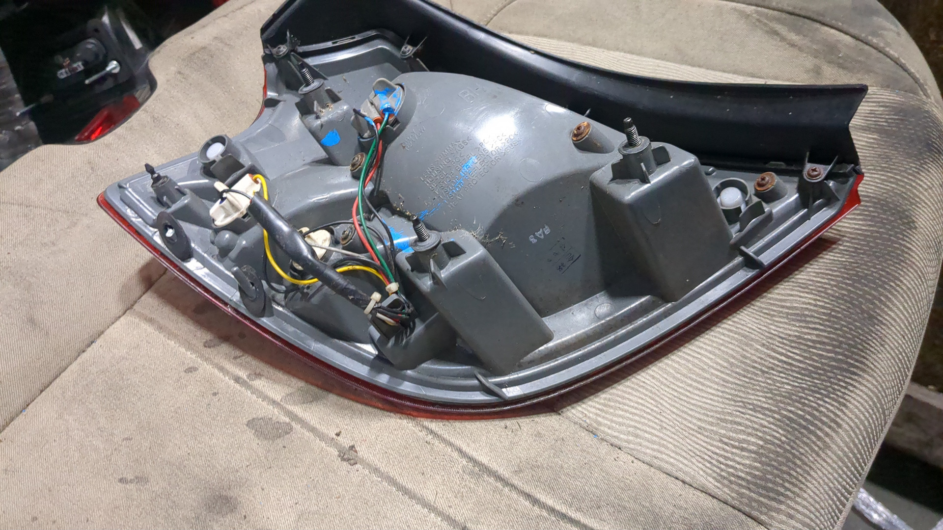 Фонарь задний правый