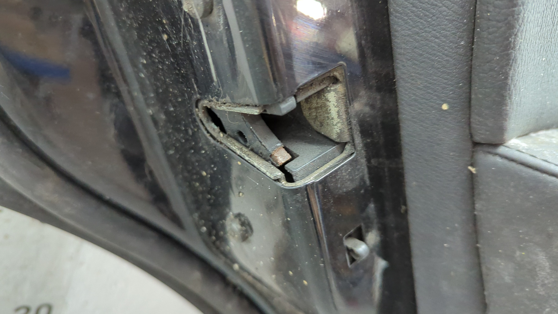 Дверь задняя левая