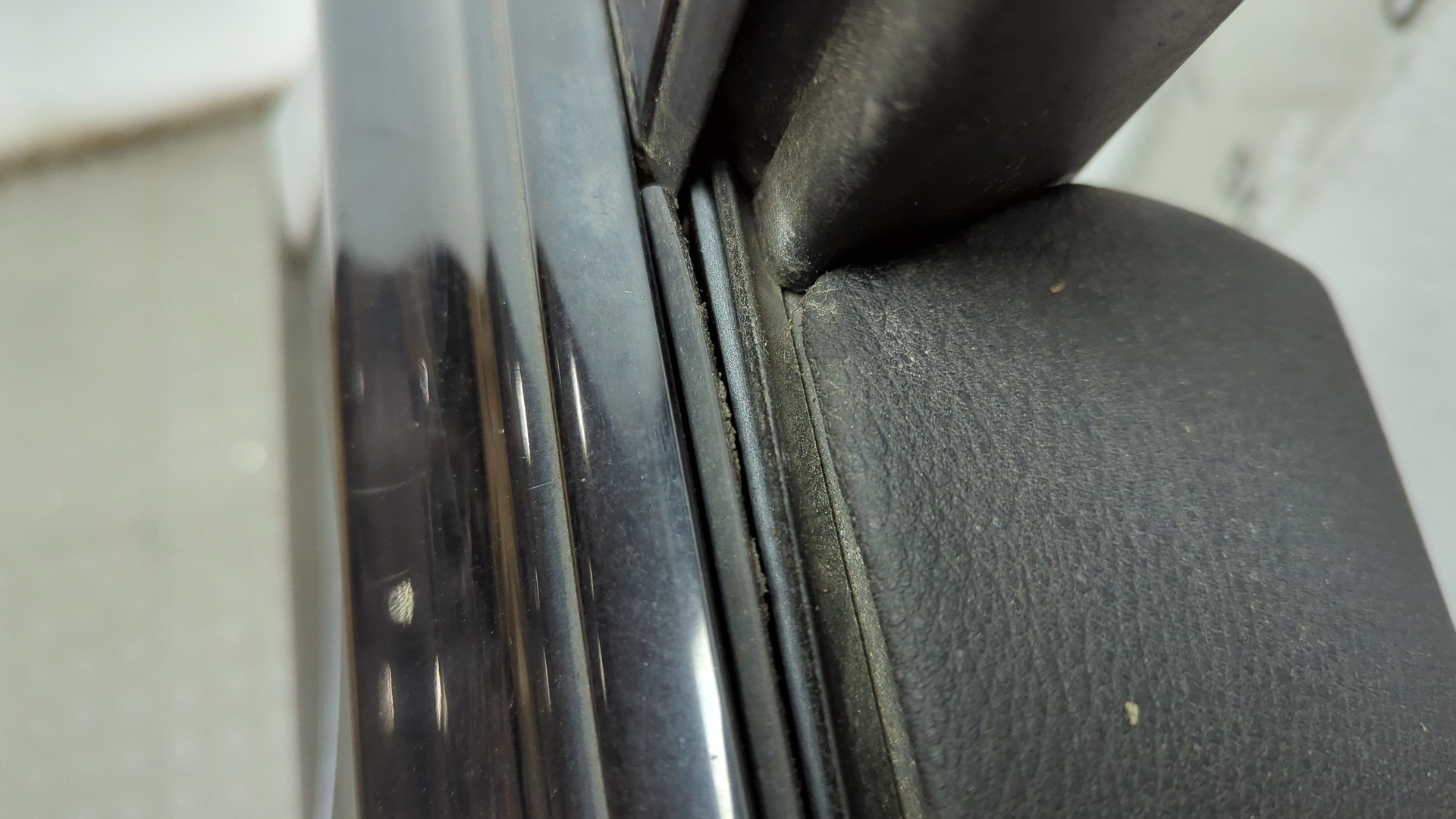 Дверь задняя левая