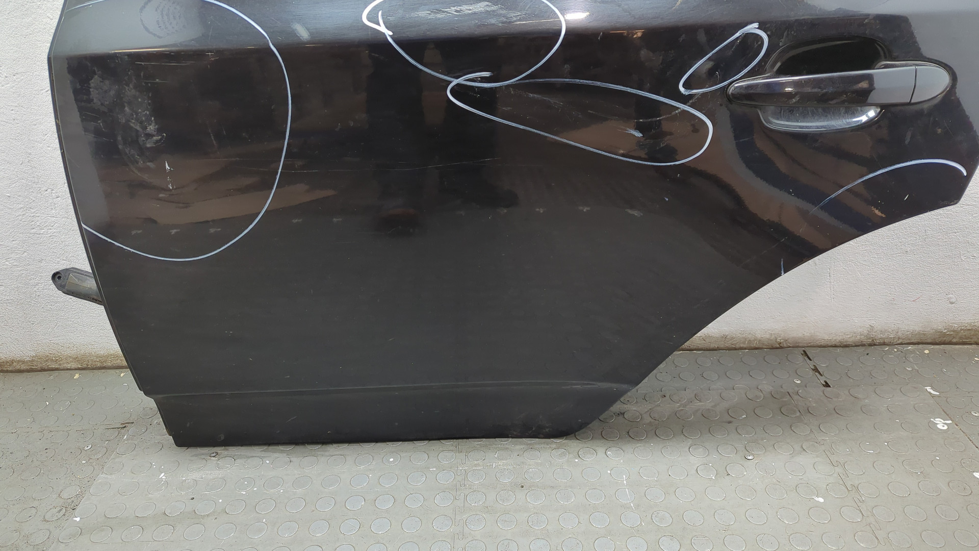 Дверь задняя левая