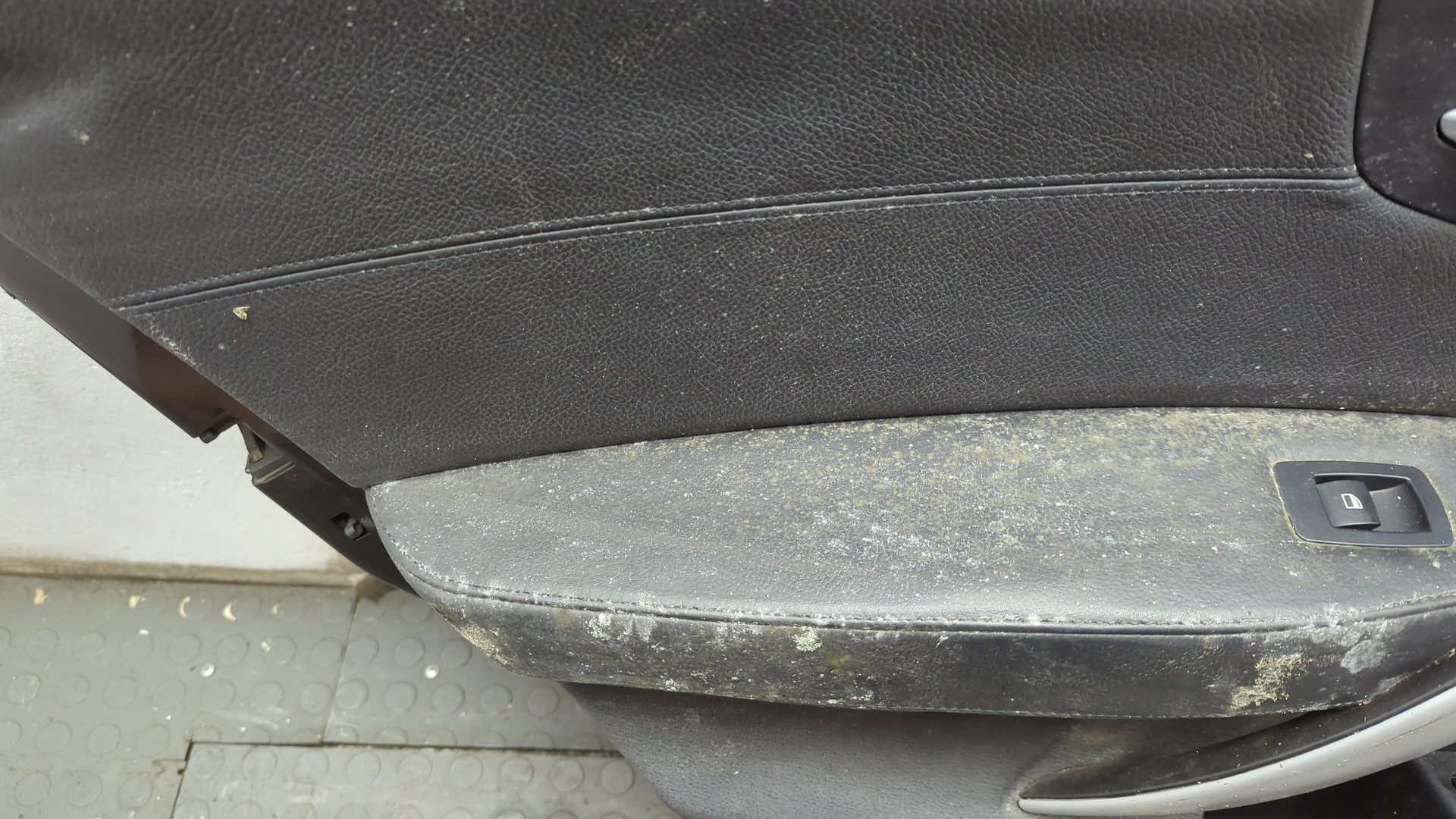 Дверь задняя левая