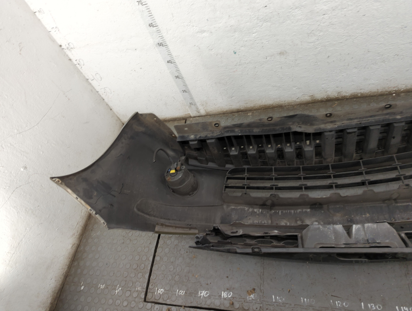 Бампер передний