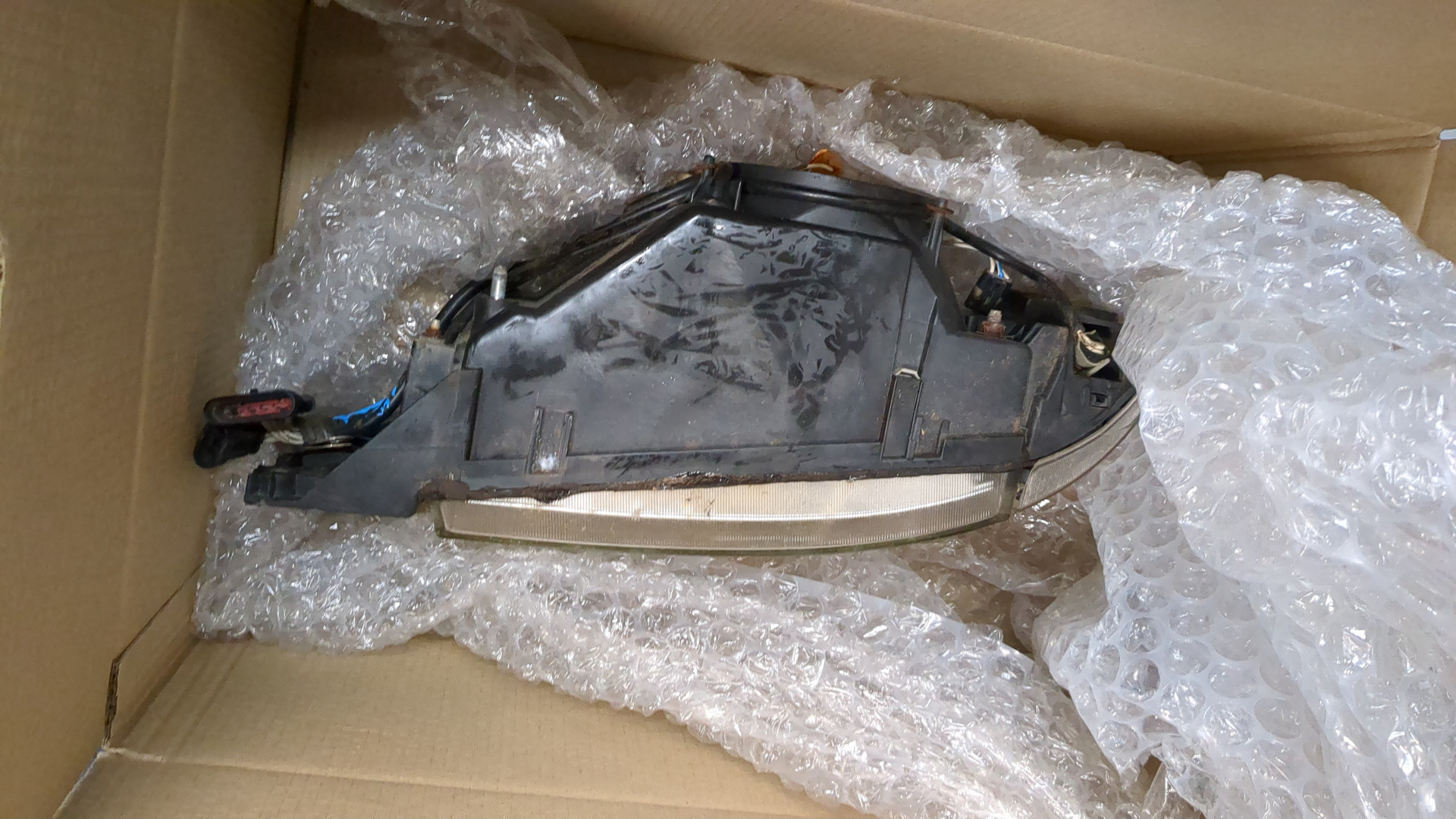 Фара правая