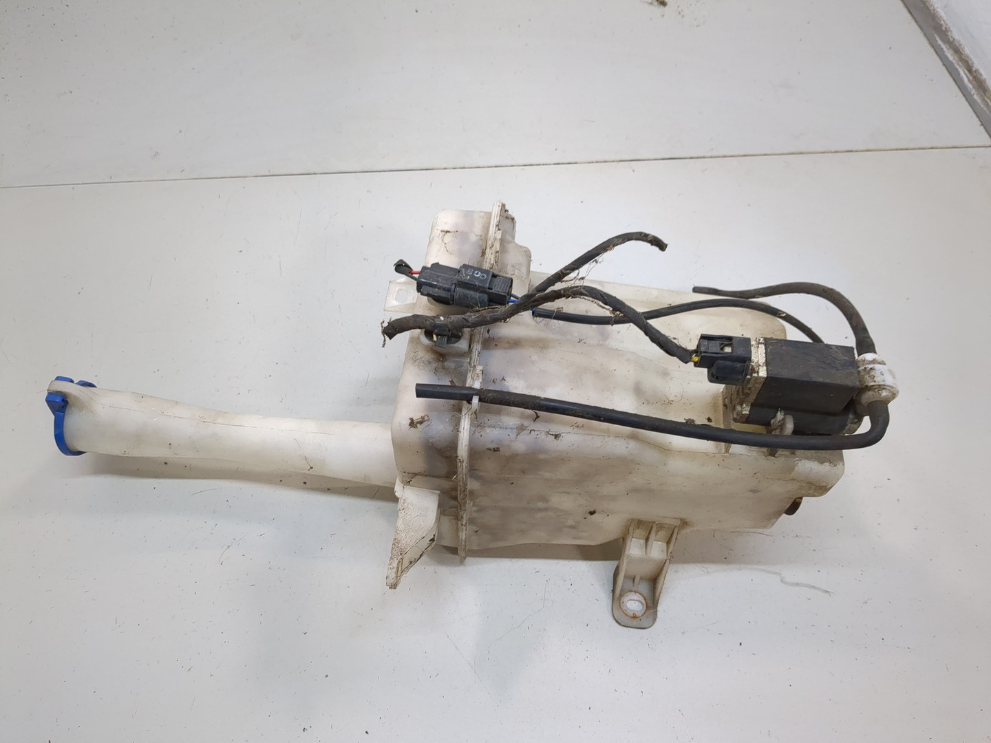 Бачок омывателя лобового стекла